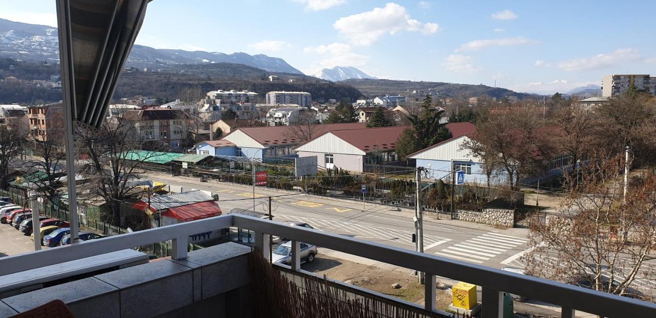 Spectacular Apartment In Skopje, City Mall Area Экстерьер фото